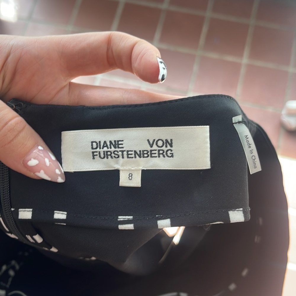 Diane von Furstenberg work skirt - Picture 3 of 4